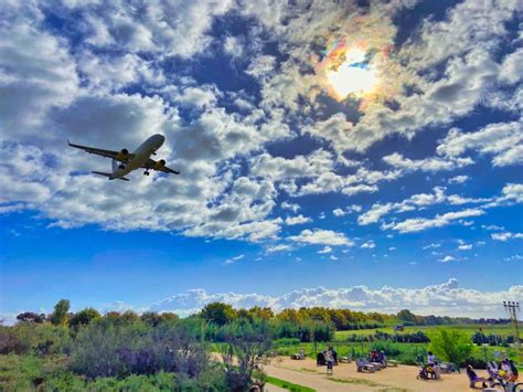 como llegar al mirador aeropuerto del prat|Mirador de aviones del Prat de Llobregat, potencia。